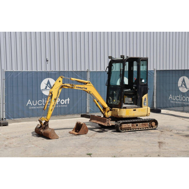 2001 كوماتسو PC18MR-41481554