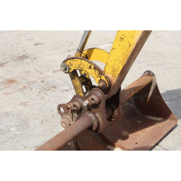 2001 كوماتسو PC18MR-41481562