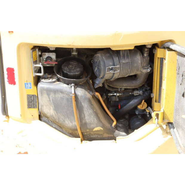 2001 كوماتسو PC18MR-41481572