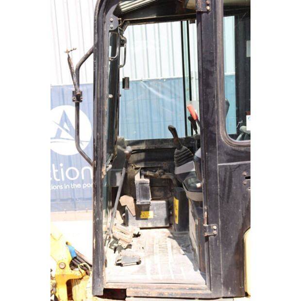 2001 كوماتسو PC18MR-41481578