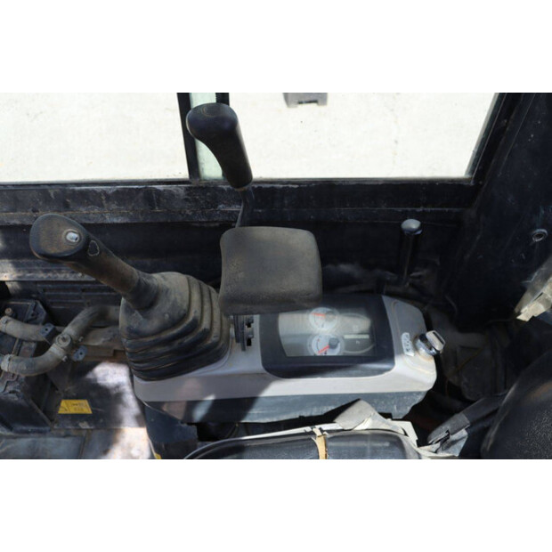 2001 كوماتسو PC18MR-41481582