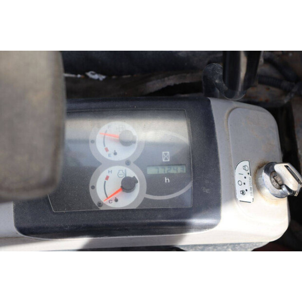 2001 كوماتسو PC18MR-41481583