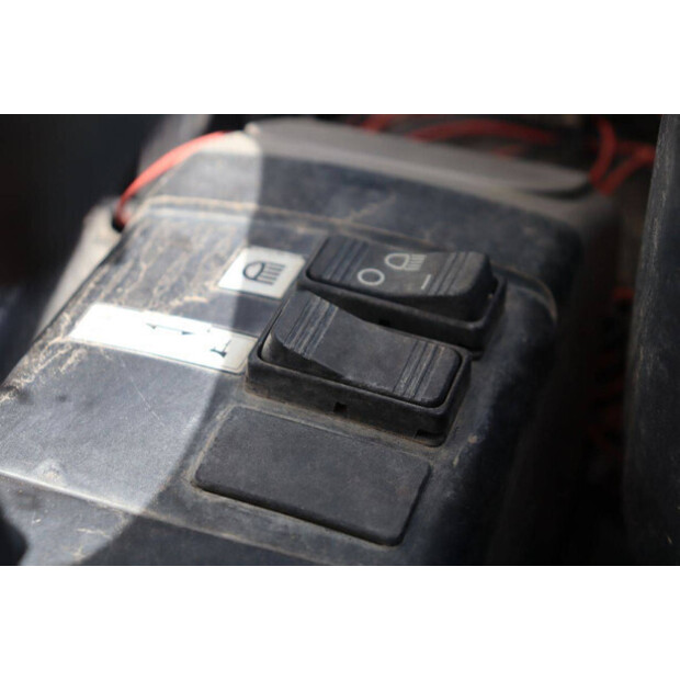 2001 كوماتسو PC18MR-41481585