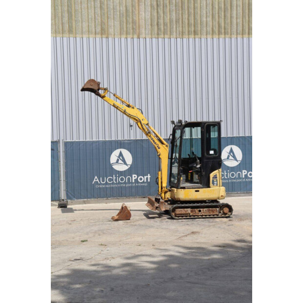 2001 كوماتسو PC18MR-41481589