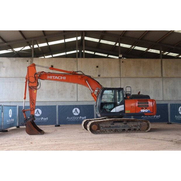 2020 Hitachi ZX190LC-6-41483364