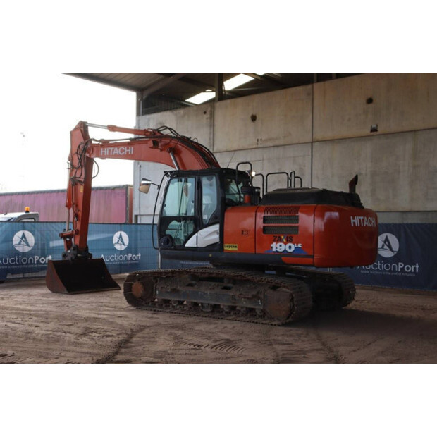 2020 Hitachi ZX190LC-6-41483366