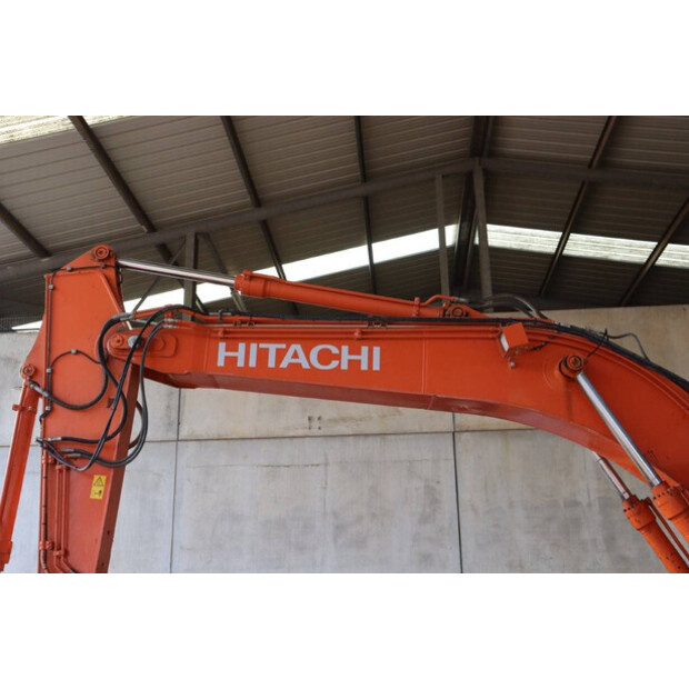 2020 Hitachi ZX190LC-6-41483374