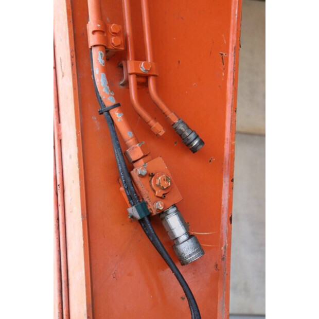 2020 Hitachi ZX190LC-6-41483381