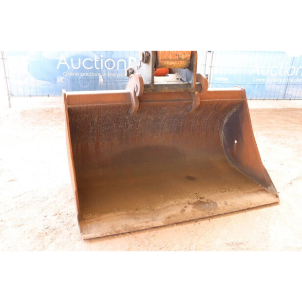 2020 Hitachi ZX190LC-6-41483382