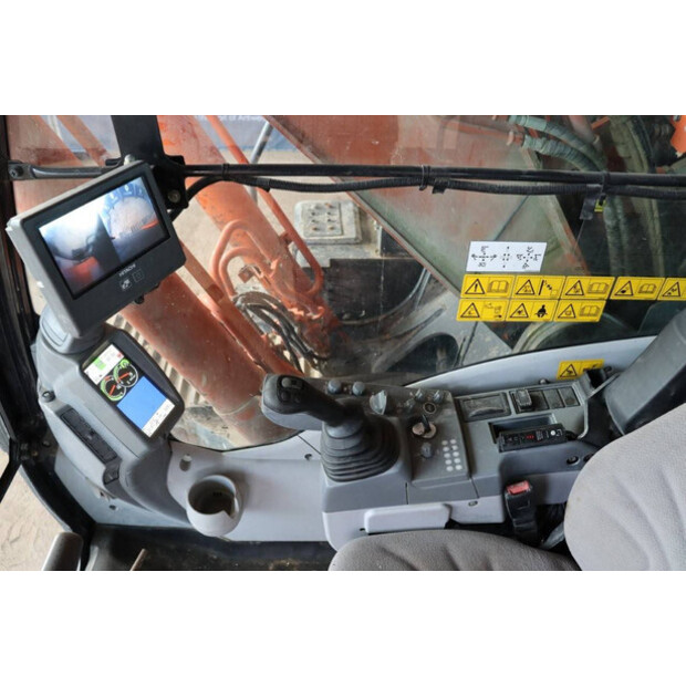 2020 Hitachi ZX190LC-6-41483399