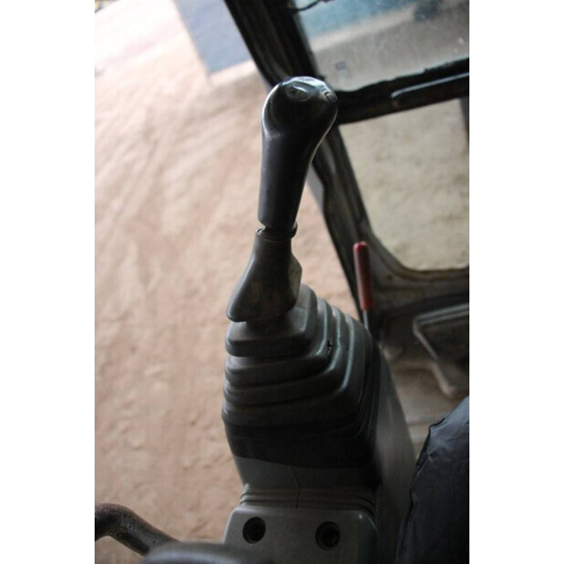 2010 New Holland E115SR-41483593