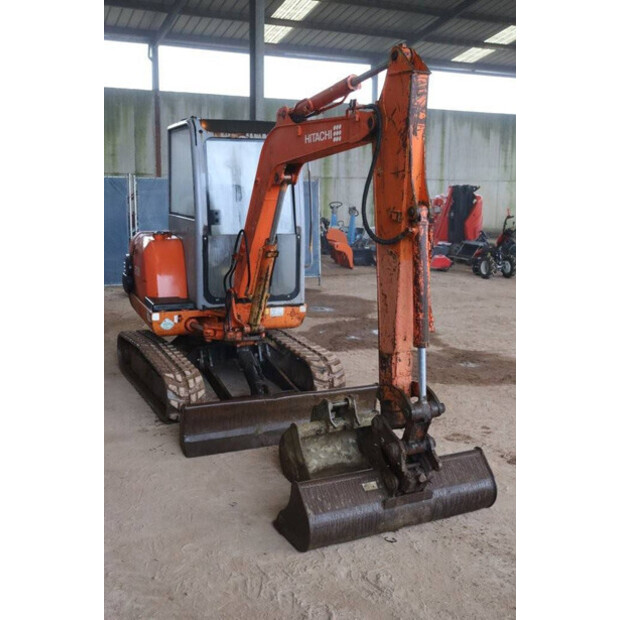 2001 هيتاشى EX30-2-41483784