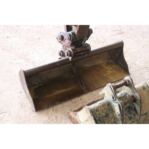 2001 هيتاشى EX30-2-41483791