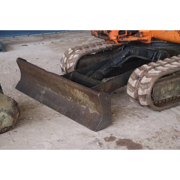 2001 هيتاشى EX30-2-41483793