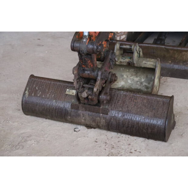 2001 هيتاشى EX30-2-41483794