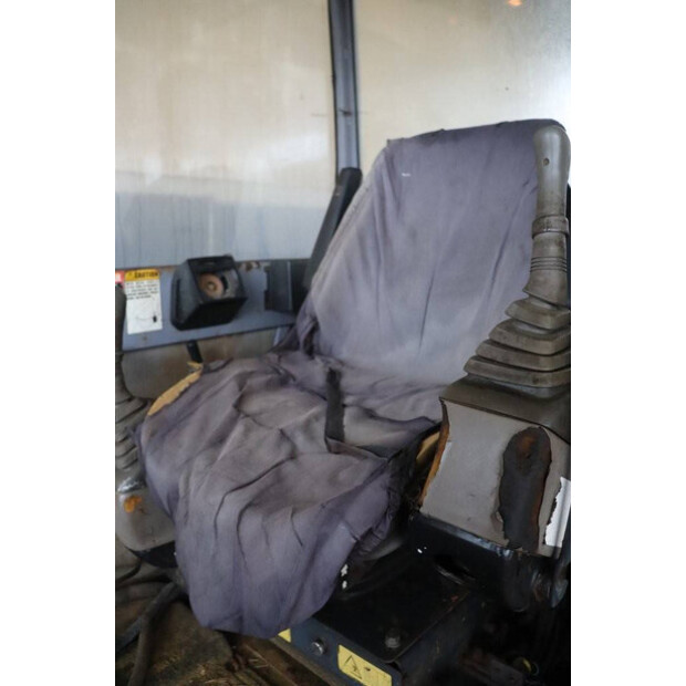 2001 هيتاشى EX30-2-41483805