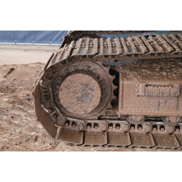 2014 جيه سي بي JS 130LC-41484025