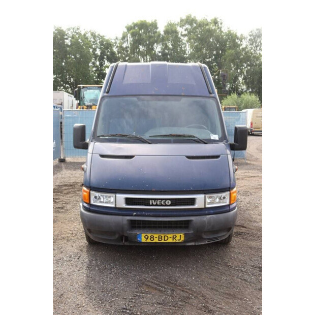 2002 ايفكو 35C13-41484571