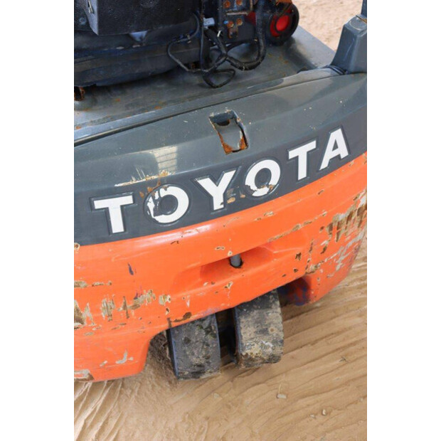 Toyota 8FBEK18T-41484943