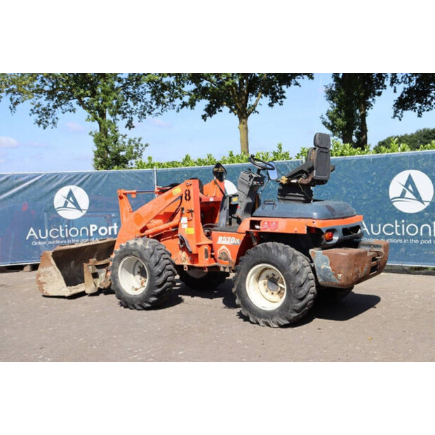 2011 KUBOTA R520NH-41486435