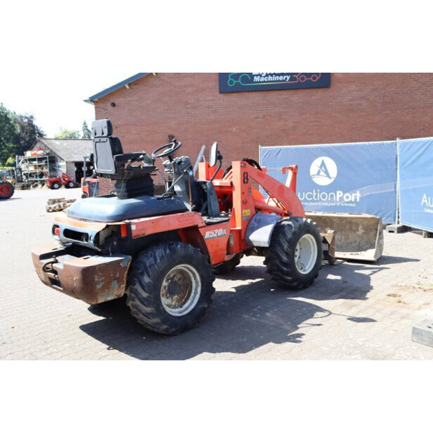 2011 KUBOTA R520NH-41486437