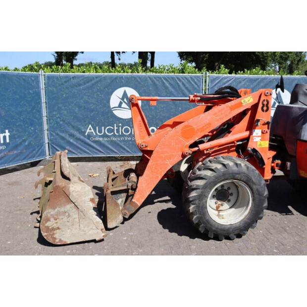 2011 KUBOTA R520NH-41486441