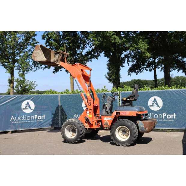 2011 KUBOTA R520NH-41486467