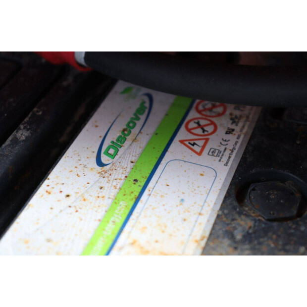 2015 جيه ال جي R6-41487675
