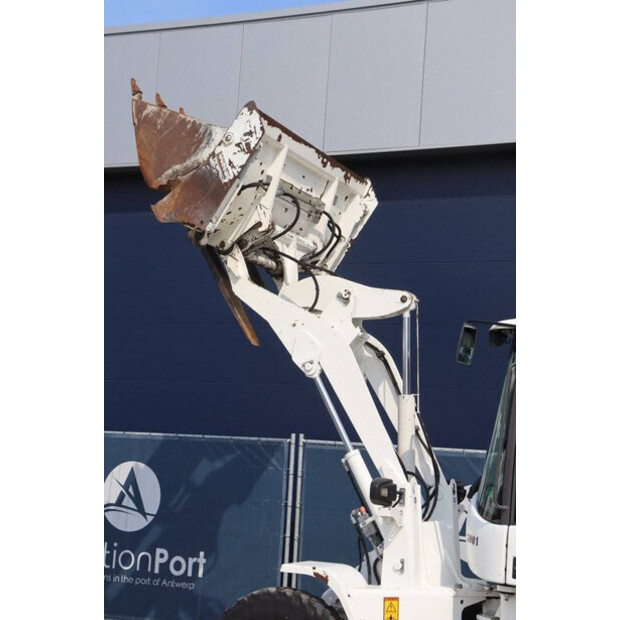 2020 Volvo L30G-41487890