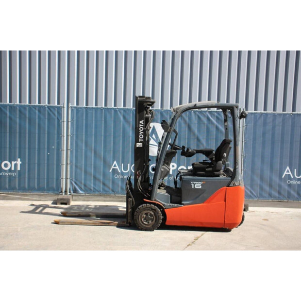 Toyota Traigo 16-41489259