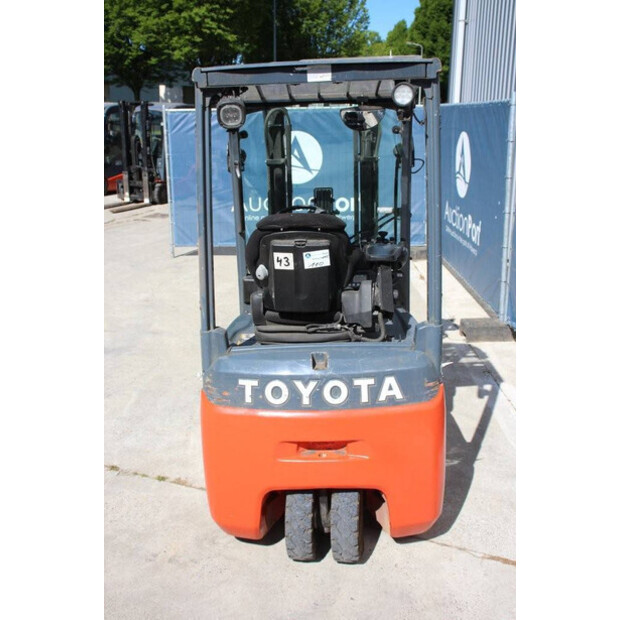 Toyota Traigo 16-41489261