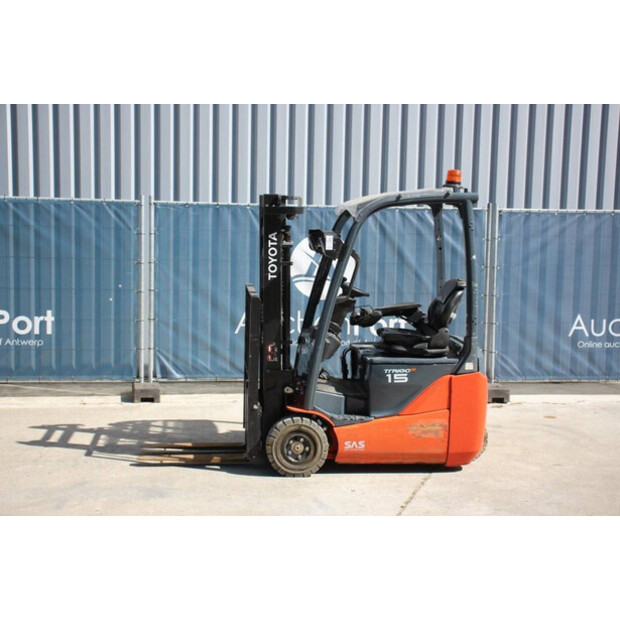 Toyota Traigo 15-41489262