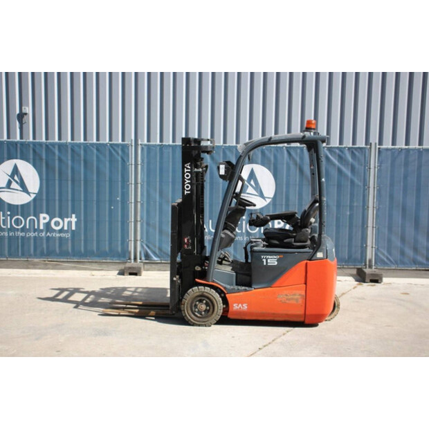 Toyota Traigo 15-41489263