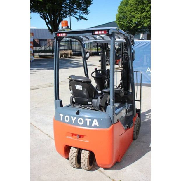 Toyota Traigo 15-41489266