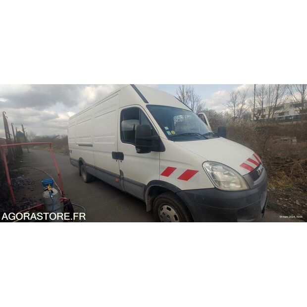 2011 Iveco 35C15-41501943