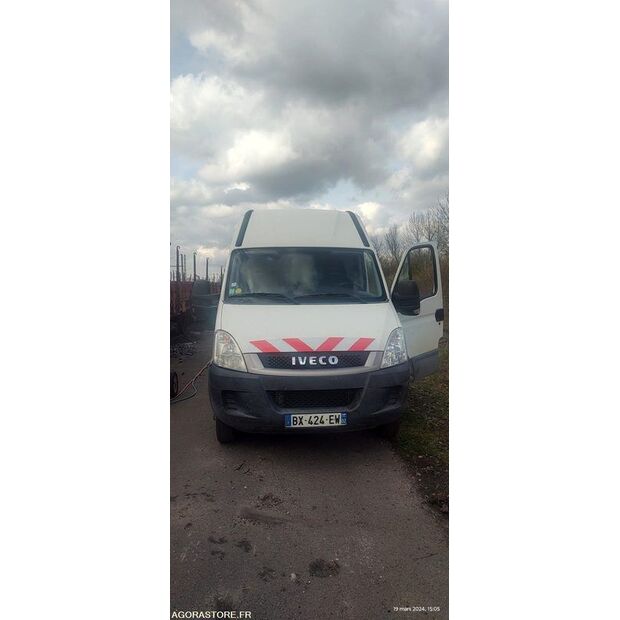 2011 Iveco 35C15-41501944