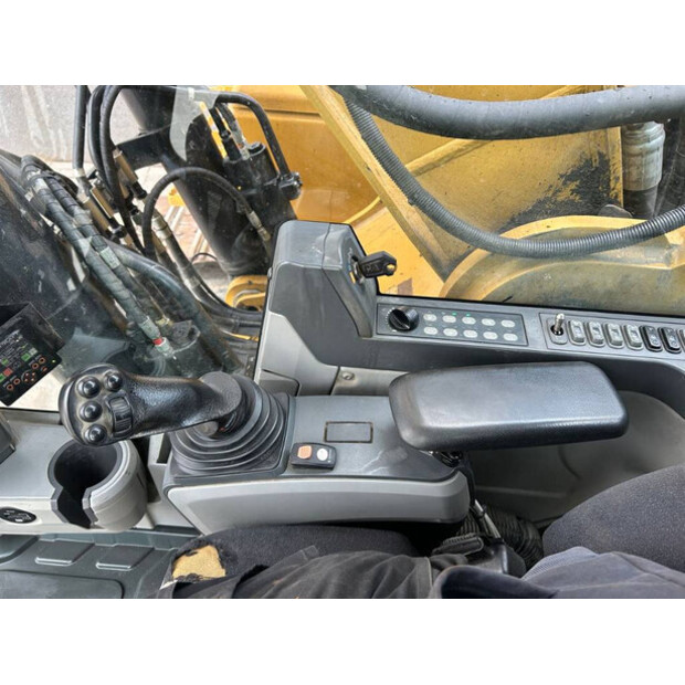 2017 Caterpillar 330FL-41502112