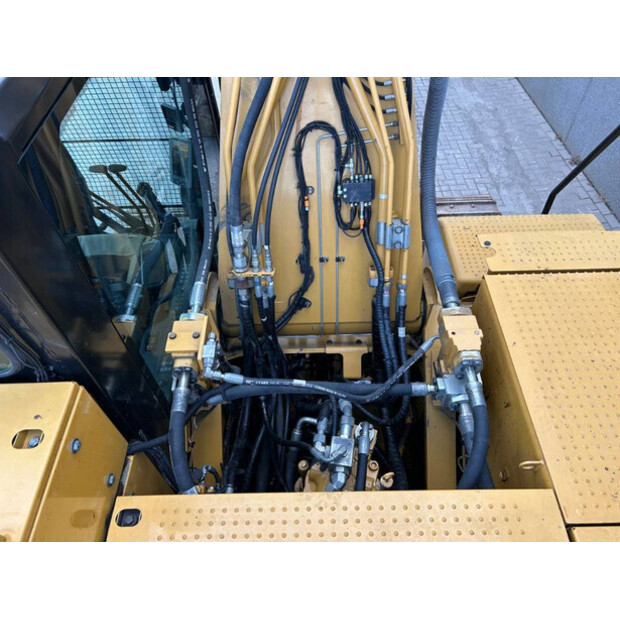 2017 Caterpillar 330FL-41502118