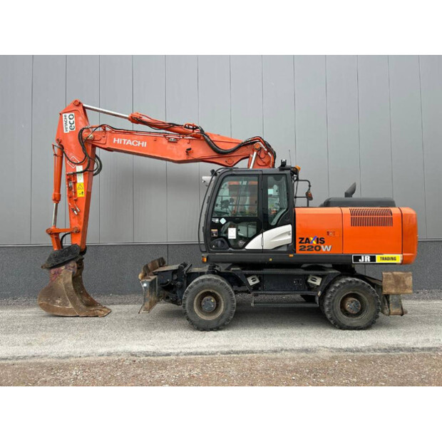 2017 هيتاشى ZX220W-5B-41502969