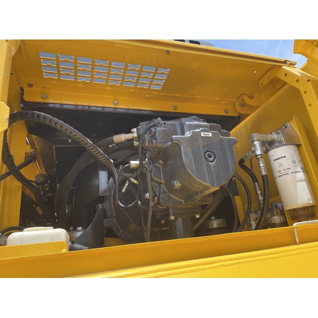 2023 Komatsu PC400-8-41503613