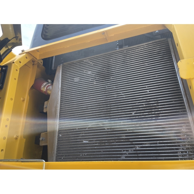 2023 Komatsu PC400-8-41503615