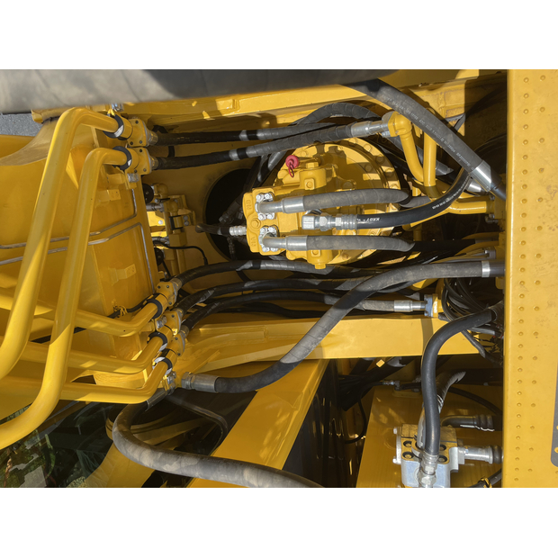 2023 Komatsu PC400-8-41503618