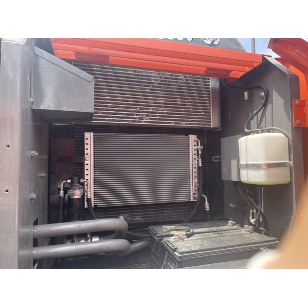 2023 Hitachi ZX200-41503621