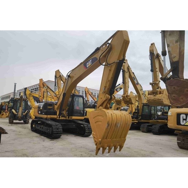 2022 Caterpillar 330D2-41506835