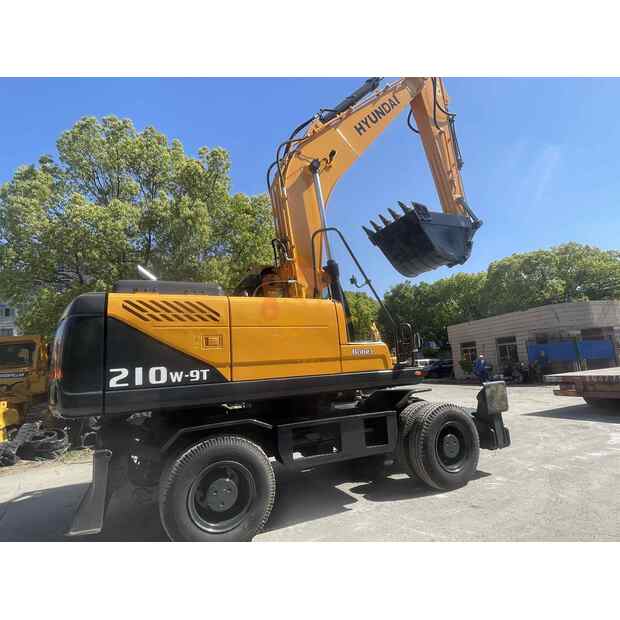 2022 Hyundai 210W-9-41521393
