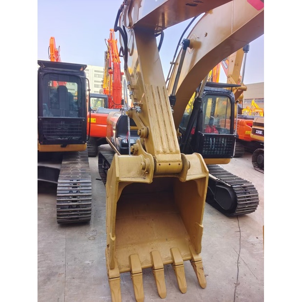 2021 Caterpillar 325D-41522855