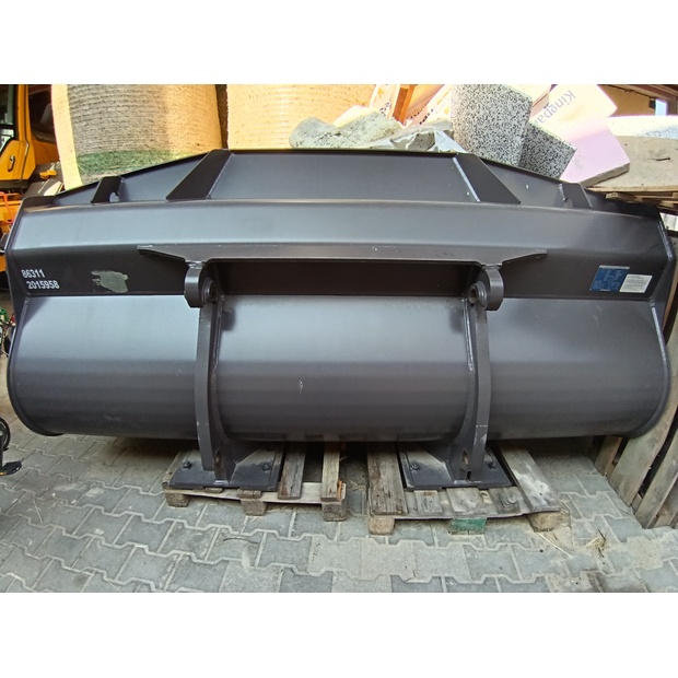 2021 فولفو L90H-41531481