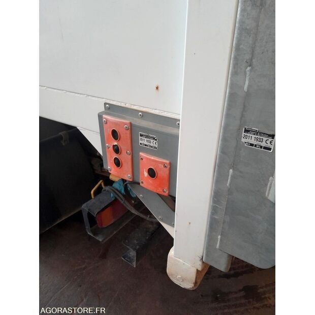 2016 Renault D-41536530