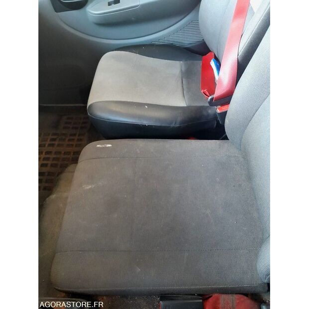 2016 Renault D-41536538
