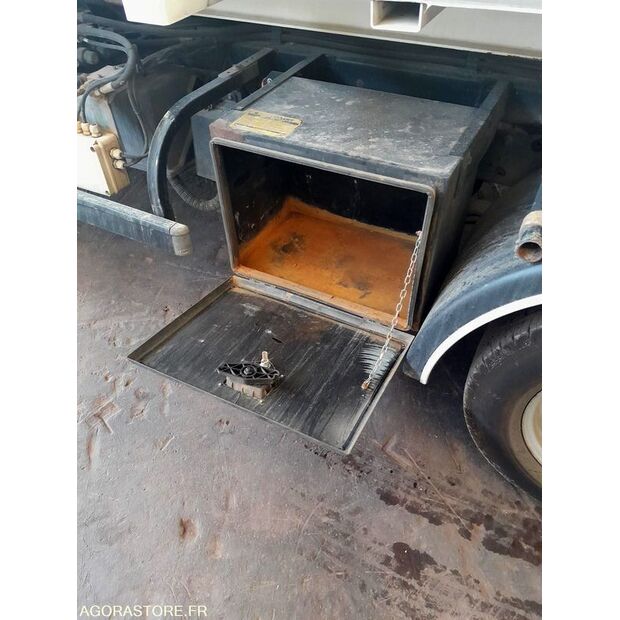 2016 Renault D-41536542